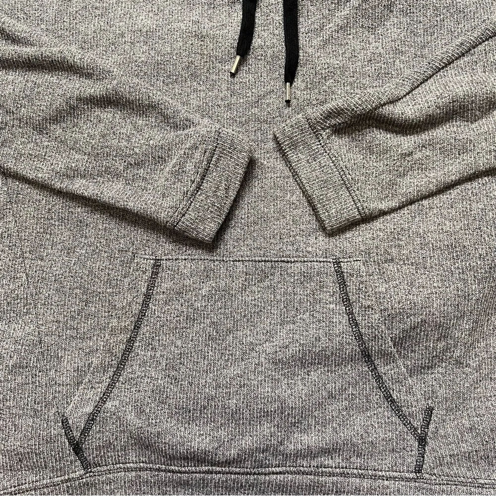 Old Navy Women’s Fleece Hoodie - Picture 4 of 4
